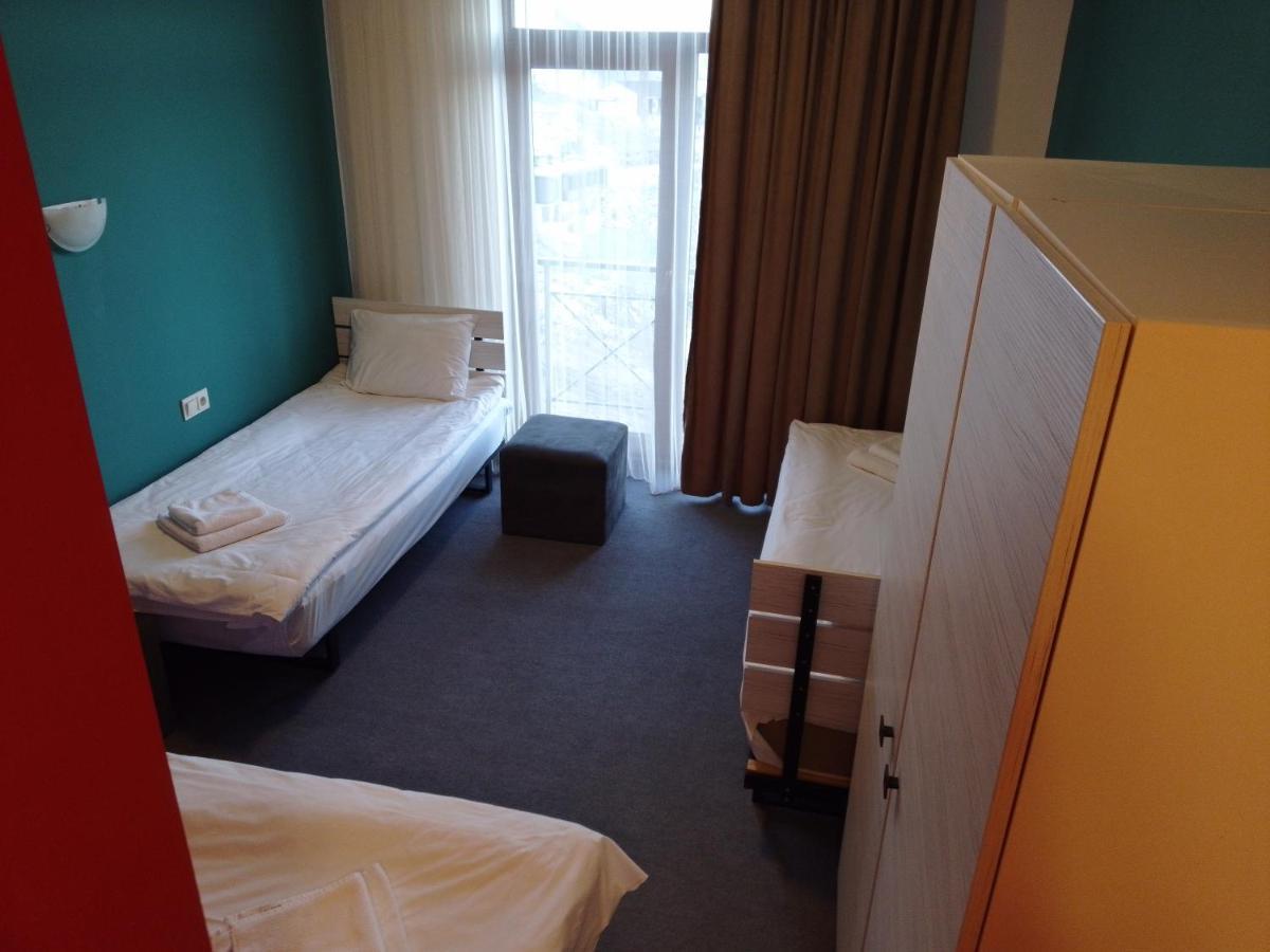 Rezohut Hotel Goedaoeri Buitenkant foto