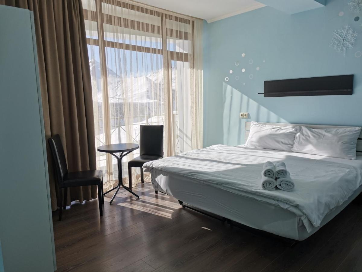 Rezohut Hotel Goedaoeri Buitenkant foto