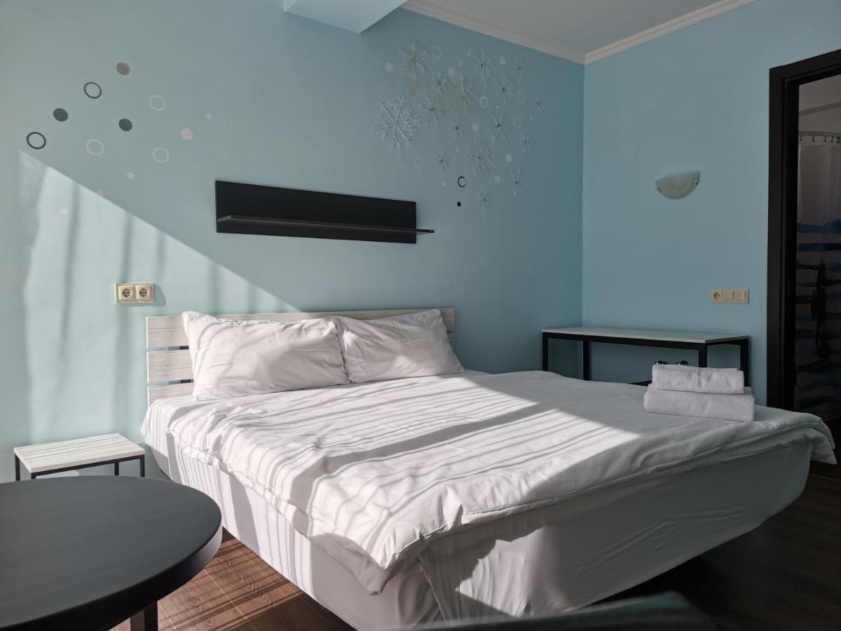 Rezohut Hotel Goedaoeri Buitenkant foto