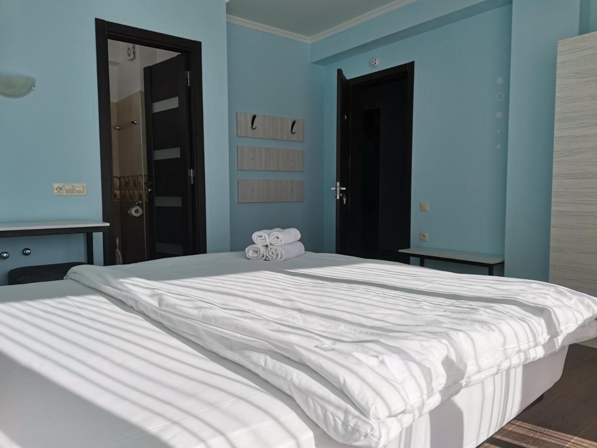 Rezohut Hotel Goedaoeri Buitenkant foto