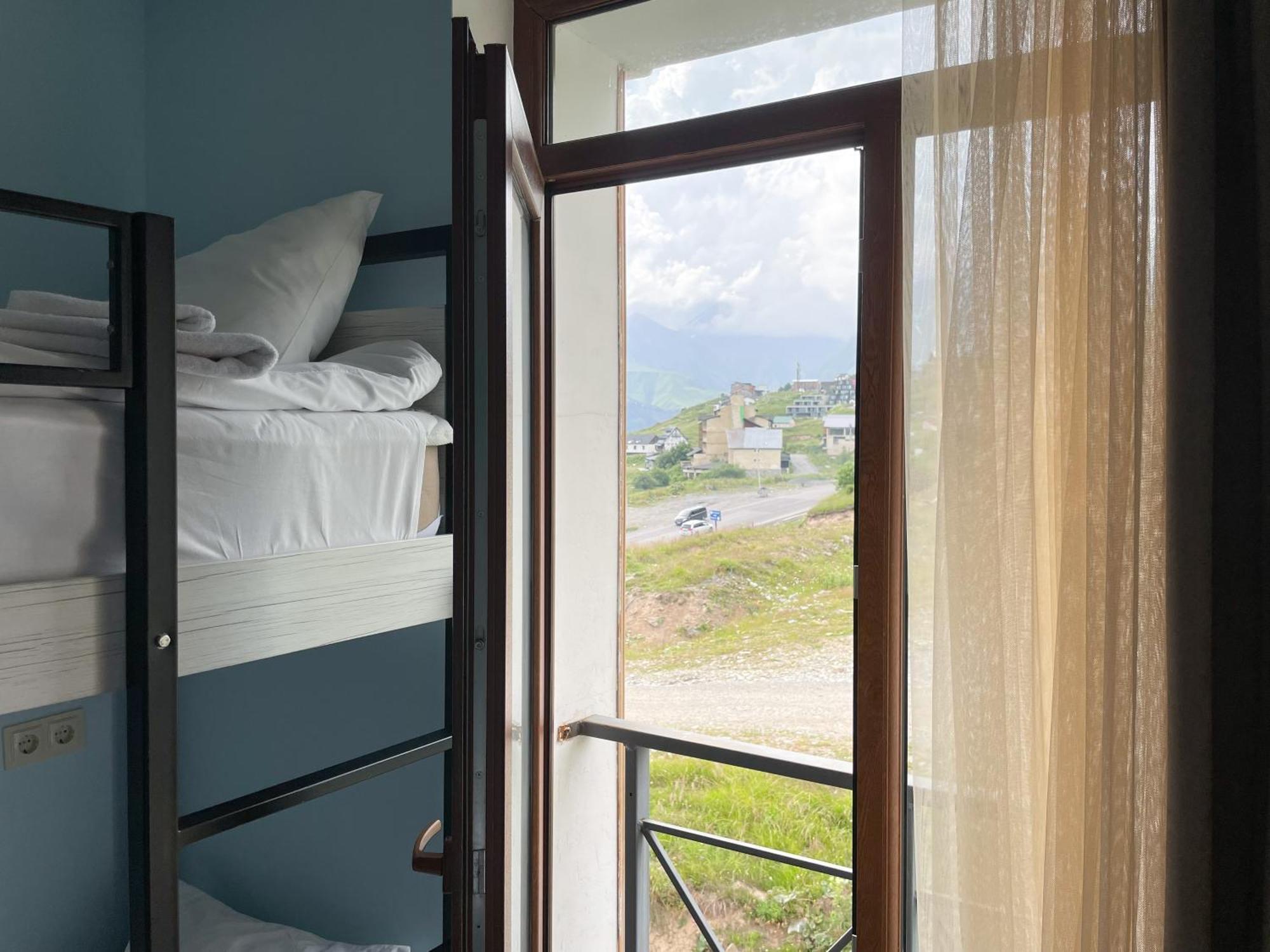 Rezohut Hotel Goedaoeri Buitenkant foto