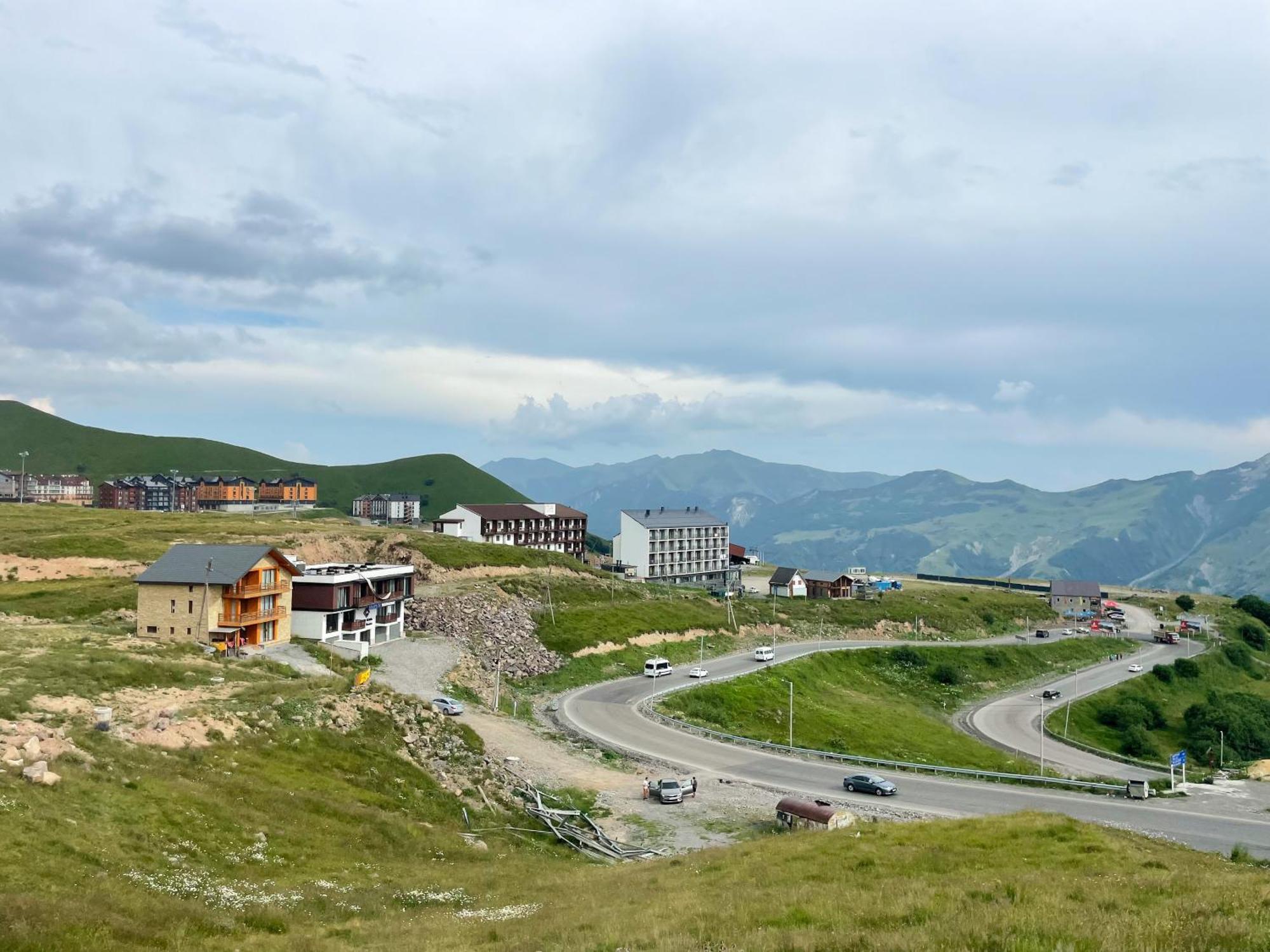 Rezohut Hotel Goedaoeri Buitenkant foto