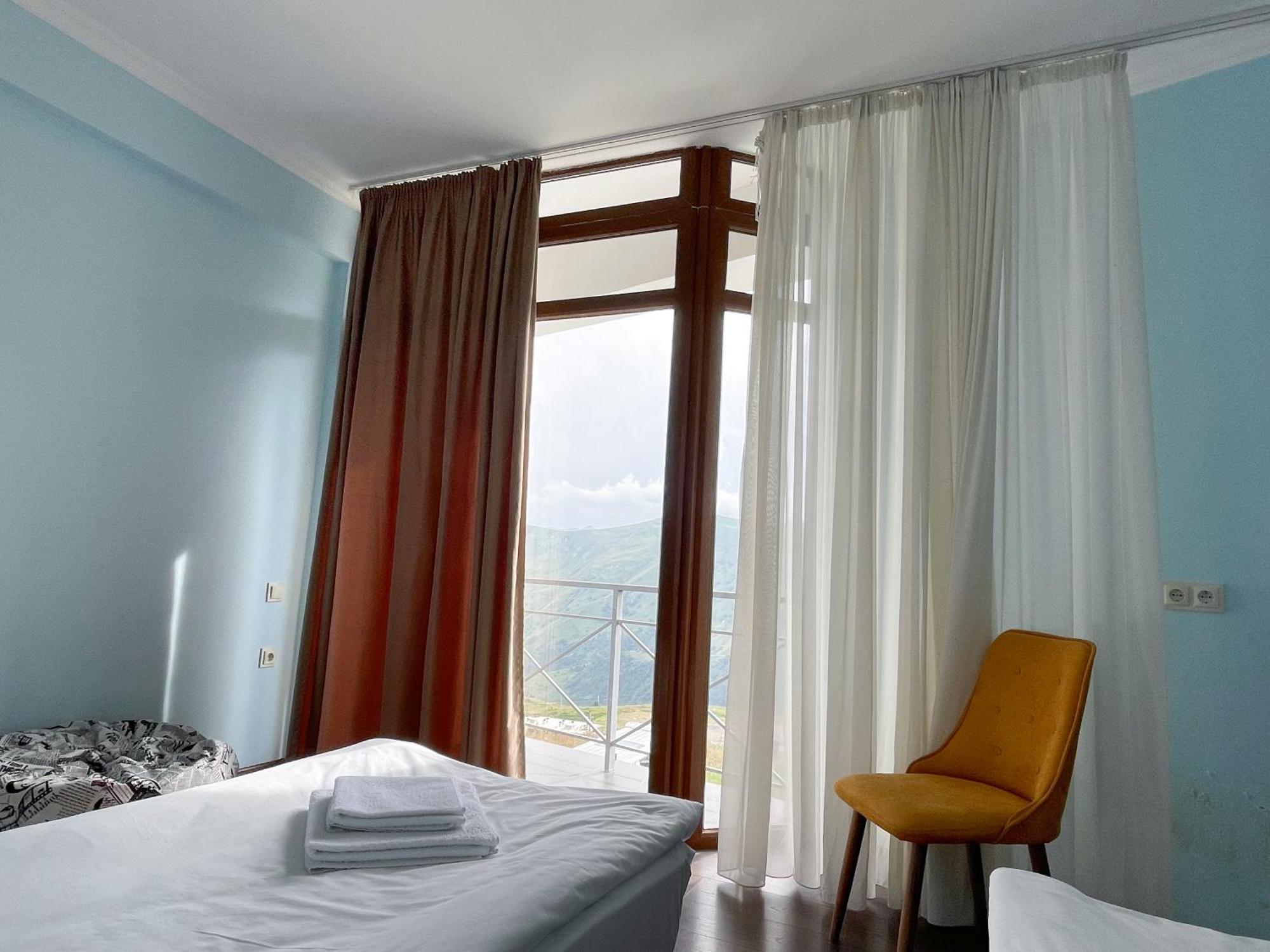 Rezohut Hotel Goedaoeri Buitenkant foto