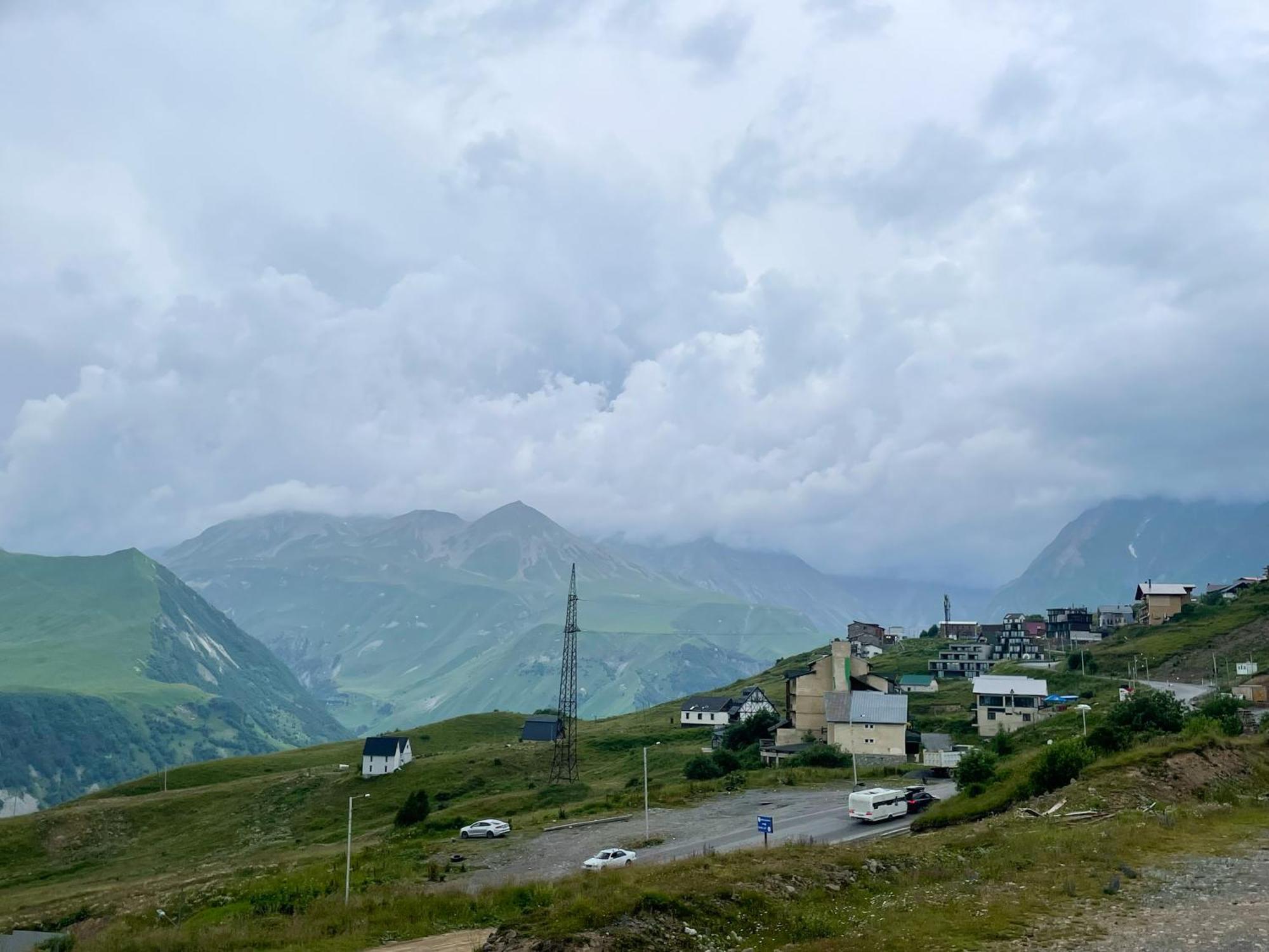 Rezohut Hotel Goedaoeri Buitenkant foto